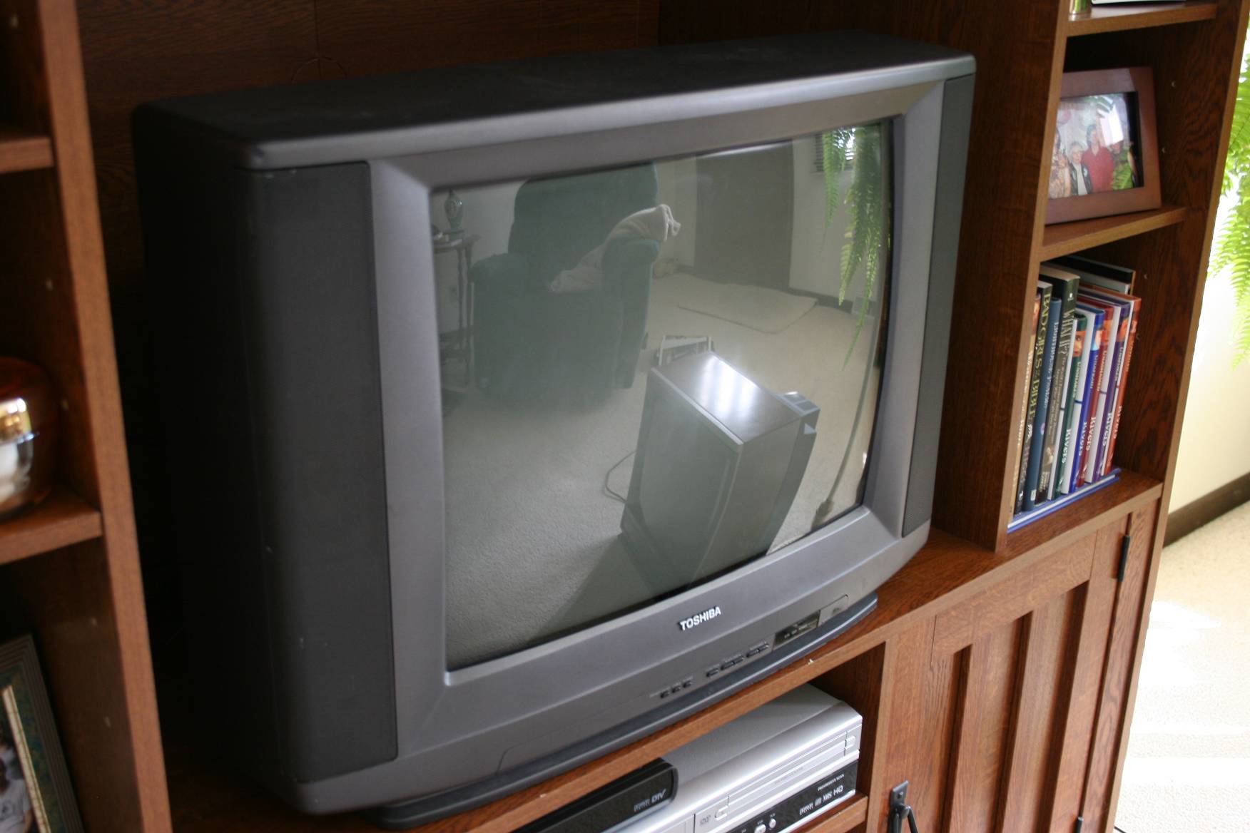 Телевизор Toshiba 90-х